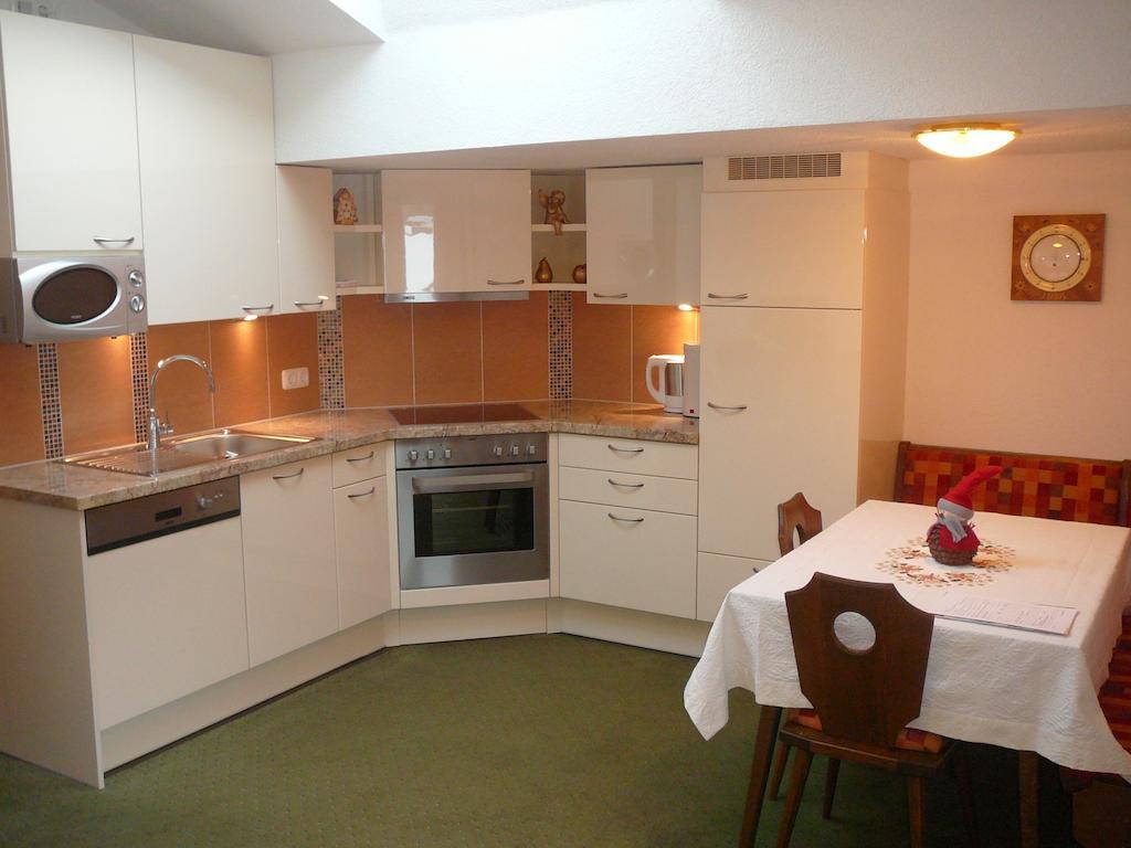 Ferienwohnungen Kathrein Reutte Zimmer foto